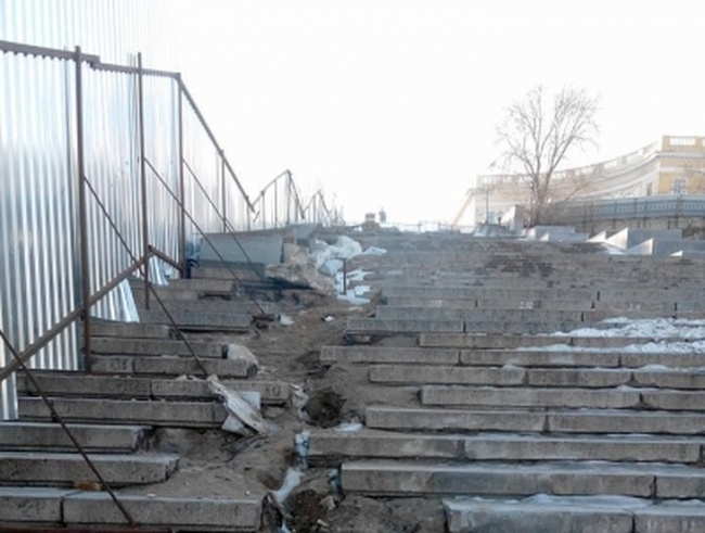 Труханова просят создать комиссию для проверки качества работ на Потемкинской лестнице
