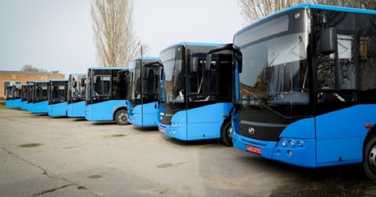 У Миколаєві катастрофічно не вистачає водіїв автобусів, але набір не оголошують