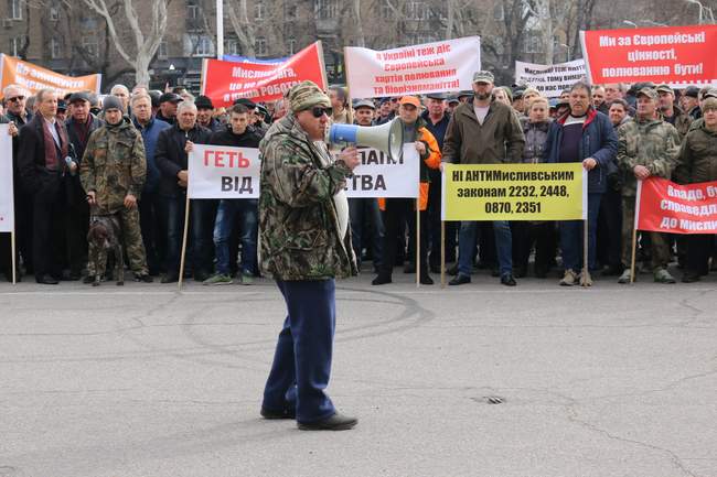 Сесія Одеської обласної ради: мітинг ззовні і напруга всередині