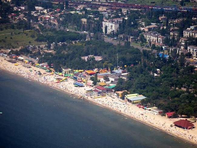 В Лузановке оформляют землю под гостиницей, которая недавно принадлежала городу