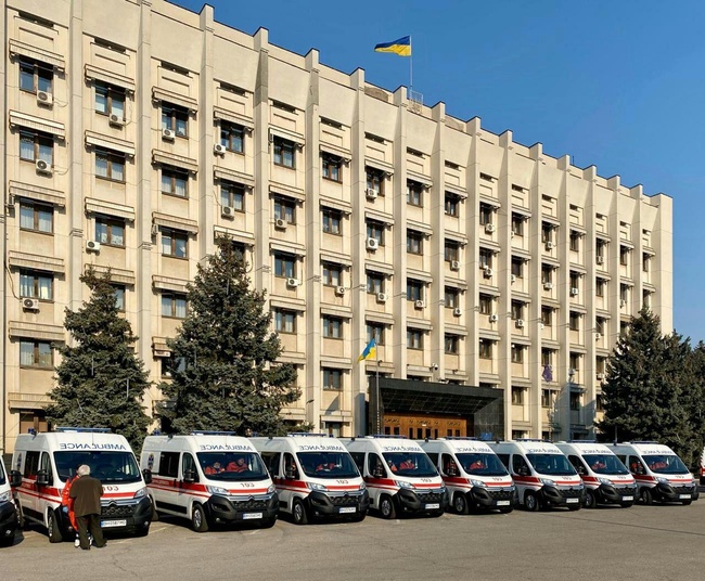 Медики Одещини отримали 21 службову автівку