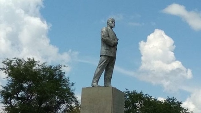 Ленина в одном из сел Болградского района перекрасят и переоденут в болгарина
