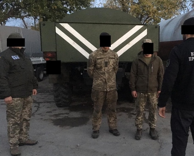 Начальника службы одной из военных частей в Одессе подозревают в краже топлива