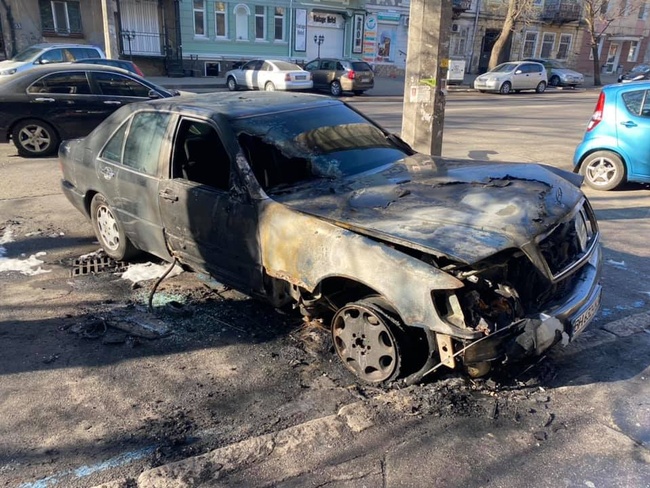 Одесскому активисту сожгли автомобиль