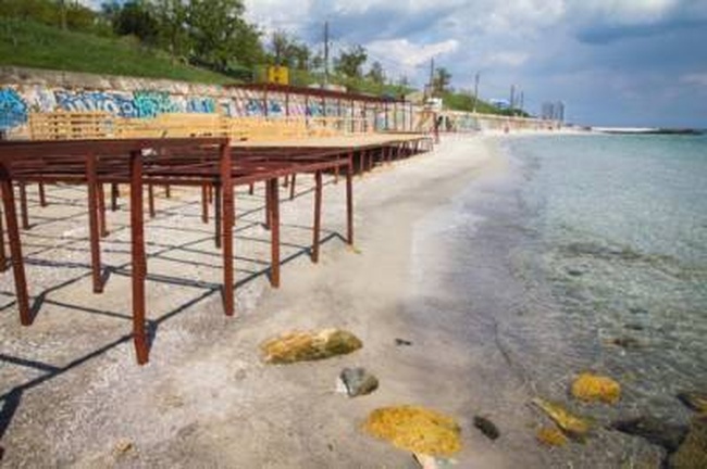Одесский исполком решил демонтировать 11 сооружений на пляжах