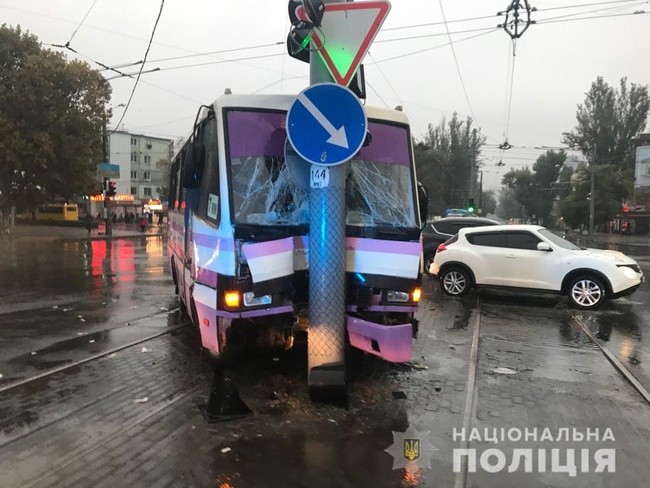 Поліцейські розслідують другу за три дні ДТП з маршруткою на Одещині