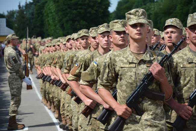 Президент підписав указ про скасування весняного призову та демобілізації строковиків