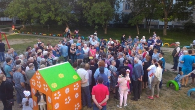 Жители Киевского района Одессы протестуют против застройки их двора