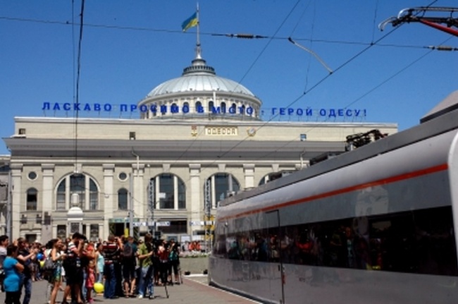 Вынужденным ехать стоя из Одессы пассажирам поезда «Интерсити+» заплатят за дискомфорт