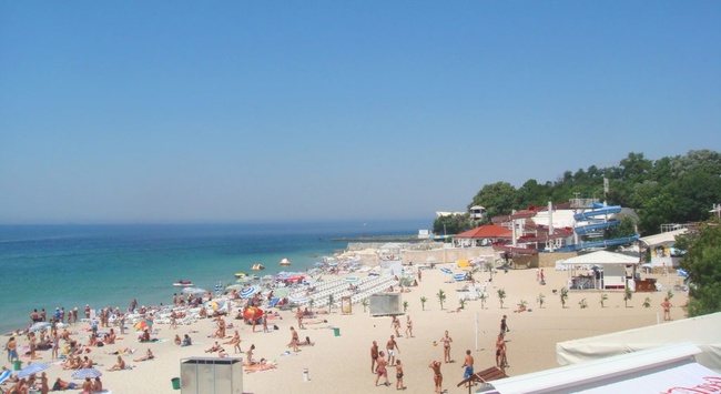 Морская вода у 19 из 22 пляжей Одесской области соответствует требованиям гигиены