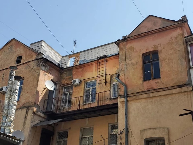 МіськДАБК поскаржився в поліцію на господаря квартири в пам'ятці архітектури через відновлення будівництва мансарди