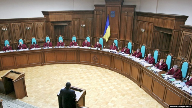Конститутционный суд Украины одобрил декоммунизацию, против которой подписались четверо нардепов-одесситов