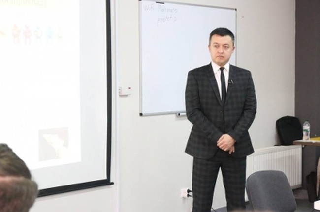 Сотрудник НАБУ провел тренинг для участников Центра публичных расследований в Одессе