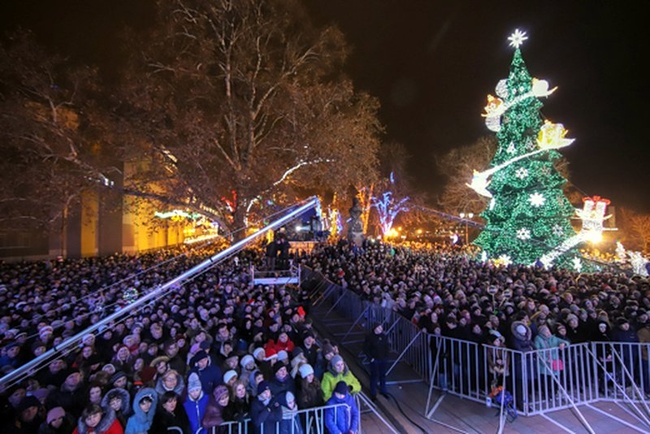 Почти две тысячи полицейских и общественников будут охранять одесские улицы в новогоднюю ночь