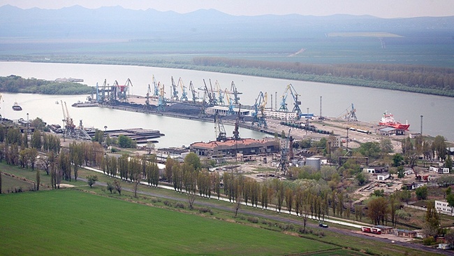 Адміністрація морських портів перенаправлятиме усі вантажні суди в дунайські порти України