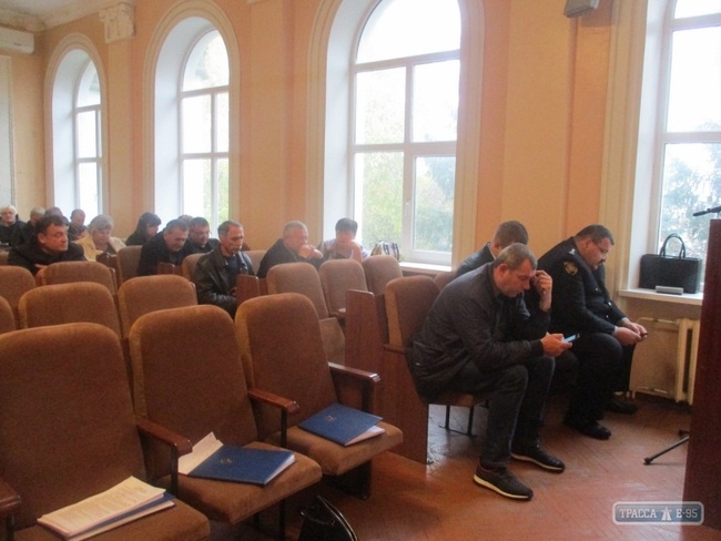 Сессию Подольского горсовета в Одесской области перенесли из-за массовой неявки депутатов