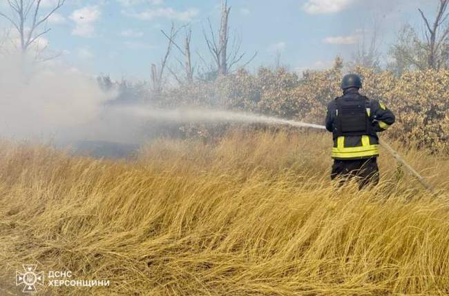 Наслідки обстрілу. Фото: ДСНС України в Херсонській області