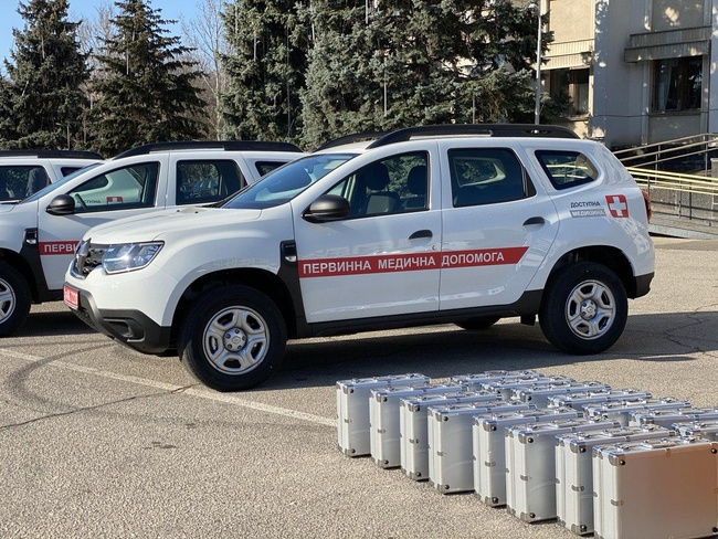Лікарям Одещини передали 22 автомобілі та 33 «валізки» для телемедицини