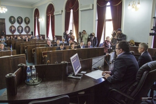 Депутаты в Черновцах запретили «Оппозиционный блок»