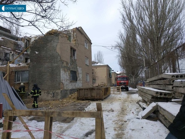 Впала стіна будинку в Одесі вбила людину та поранила ще двох