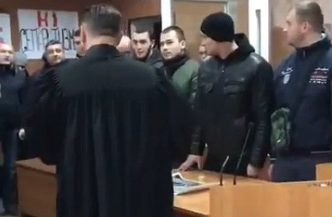 В Малиновском суде посчитали «неподобающим поведением» исполнение гимна Украины