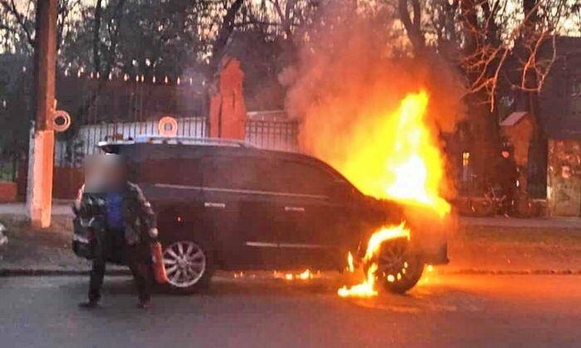 Пожежника з Дніпропетровщини підозрюють у підпалах автівок в Одесі на замовлення