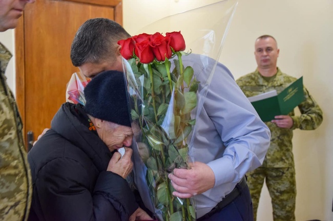 Родичам полеглого прикордонника з Одещини вручили орден «За мужність»