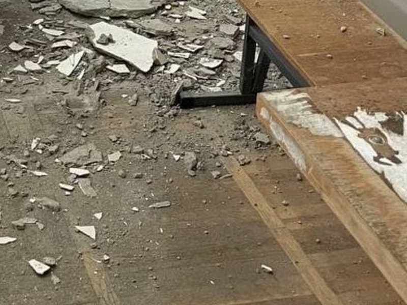 В аудиторії одеського вишу посипалася стеля