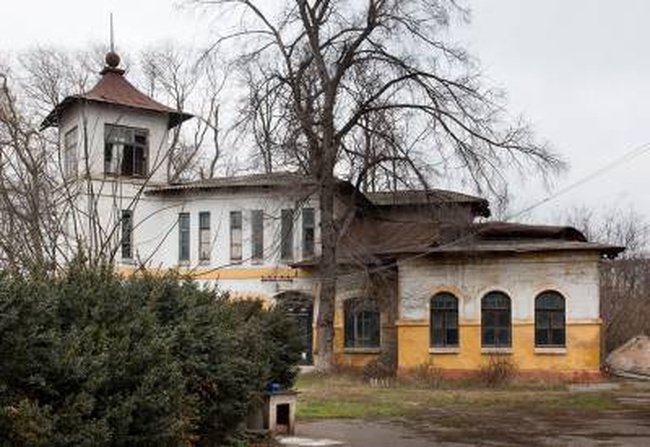 Одесским депутатам предлагают разрешить снос старинного особняка на Люстдорфской дороге