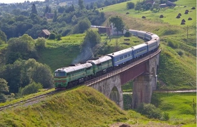 Відновлено рух пасажирських поїздів з Одеси на Закарпаття