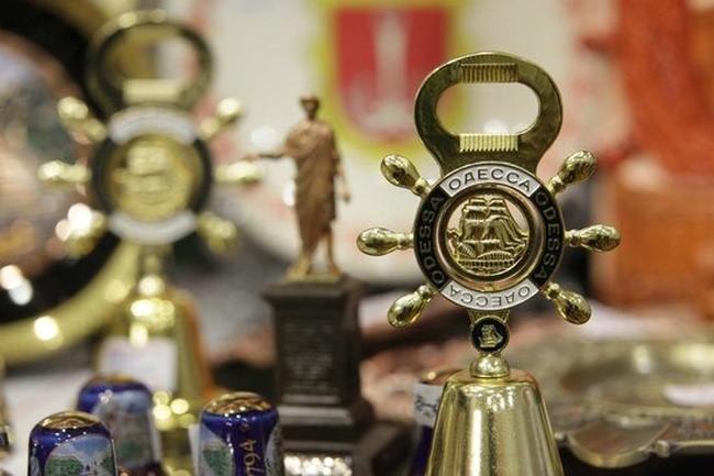 Одесский горсовет потратит почти 26 тысяч на сувениры
