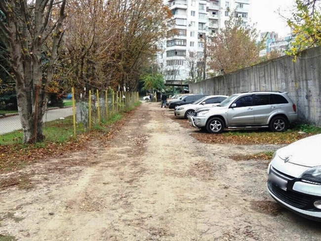 Парковку площадью более тысячи квадратных метров в Одессе передали общественной организации, связанной со строительной фирмой