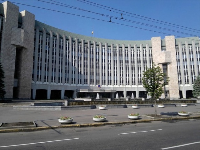 Фасадна демократія Дніпровської міської ради