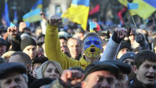 Украинцы ждут диктатуры и готовы протестовать, - соцопрос