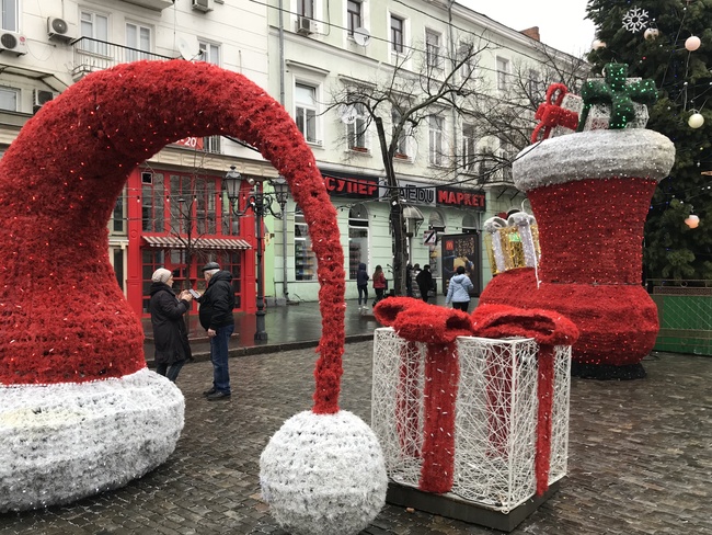 Тепле Різдво: як виглядає головна вулиця Одеси в святковий день