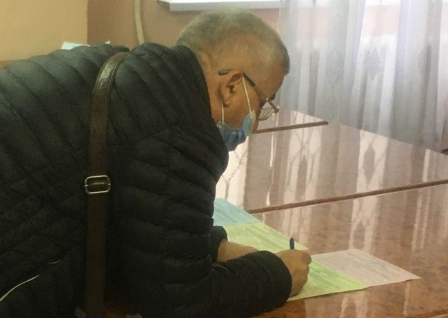 День виборів на Одещині: голосування поза кабінками і фотографування бюлетенів