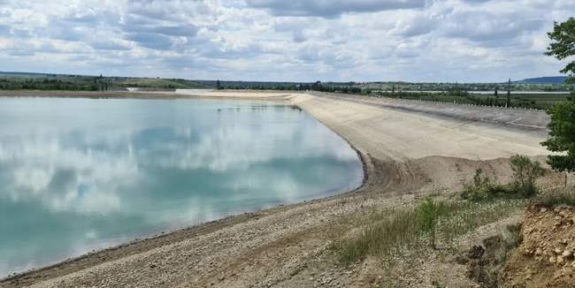 Гребля Білогірського водосховища. Фото: Крим.Реалії