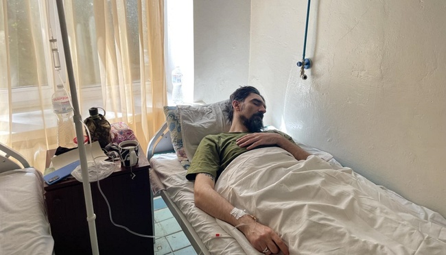 Олександр Самсон в лікарні. Фото: Юлія Борзая/Facebook