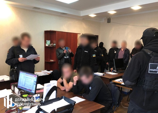 Суд отправил в СИЗО одесских копов, избивавших задержанных, с правом выхода под залог