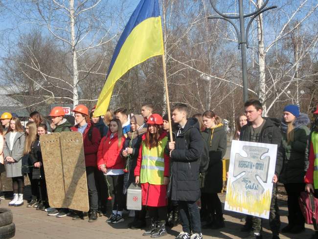 В Роздільній відбувся мітинг-реквієм пам’яті Героїв Небесної Сотні