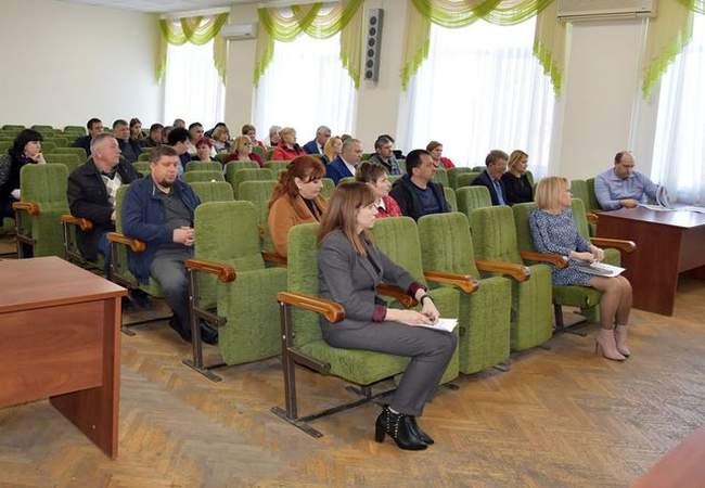 У Лиманському районі провели нараду щодо передачі позашкільних закладів на утримання сільських, селищних рад