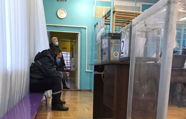 Старт повторного голосування в Одесі: видача бюлетеня без паспорта та дочасне відкриття сейфа