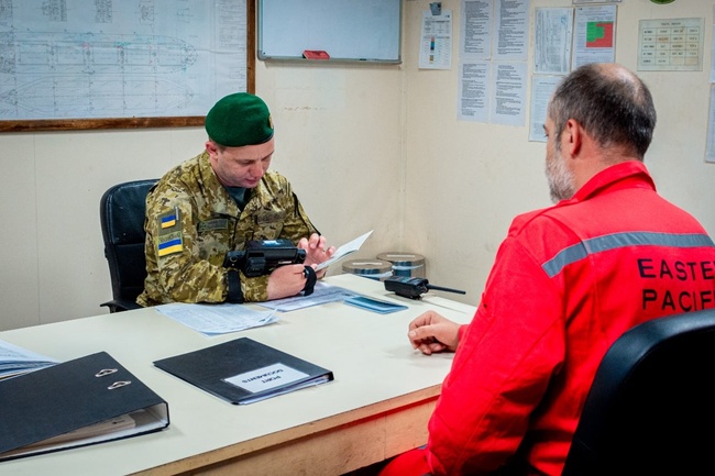 Морякам з отриманими в Криму паспортами РФ заборонили в'їзд до України