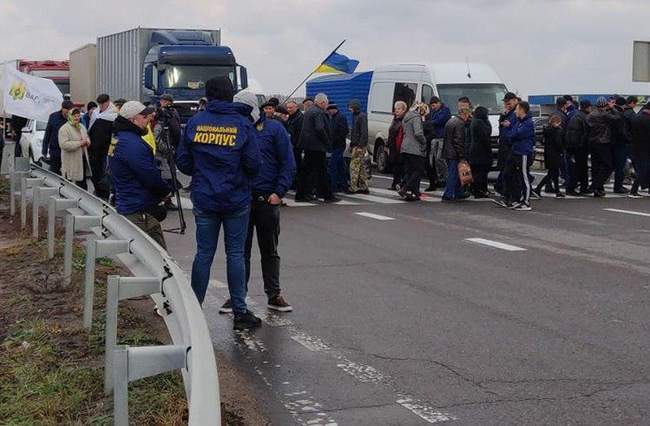 В Одесской области перекрыли дорогу Одесса-Киев, протестуя против снятия моратория на продажу земли