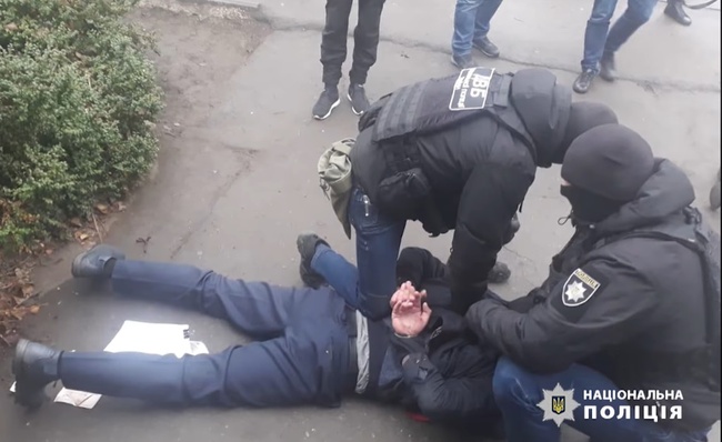 Полицейского в Одесской области подозревают в вымогательстве взятки