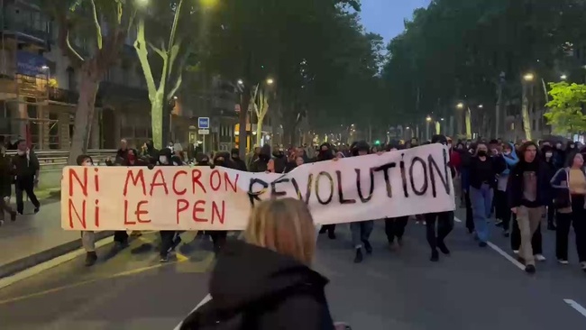 На фото: протестувальники на вулицях Тулузи