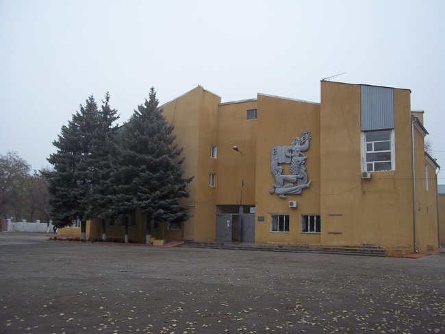 В Беляевской городской громаде продолжается ремонт старинного здания дома культуры