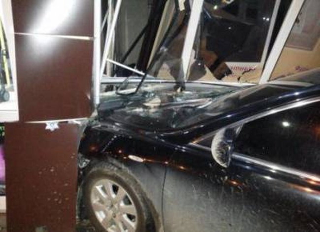 Одесские таксисты перекрыли улицу и добились ночного ремонта дороги
