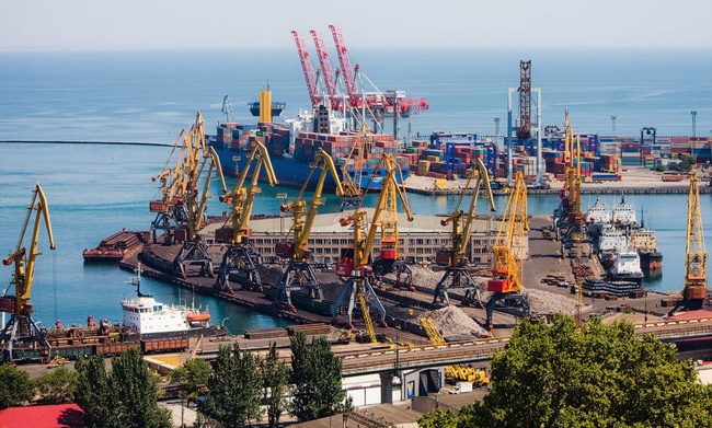 Четыре морских порта Одесской области ухудшили показатели работы в этом году