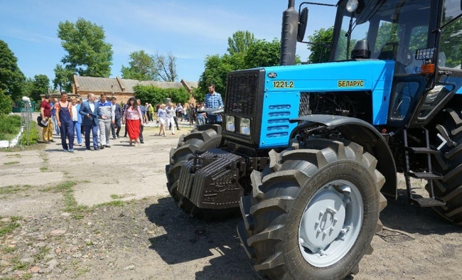Профтехучилища Одесской области получат новые тракторы